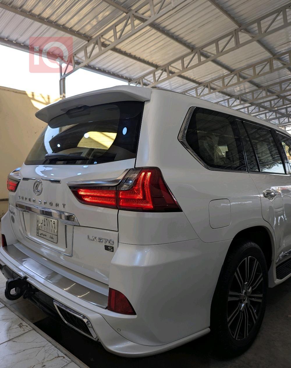 Lexus LX